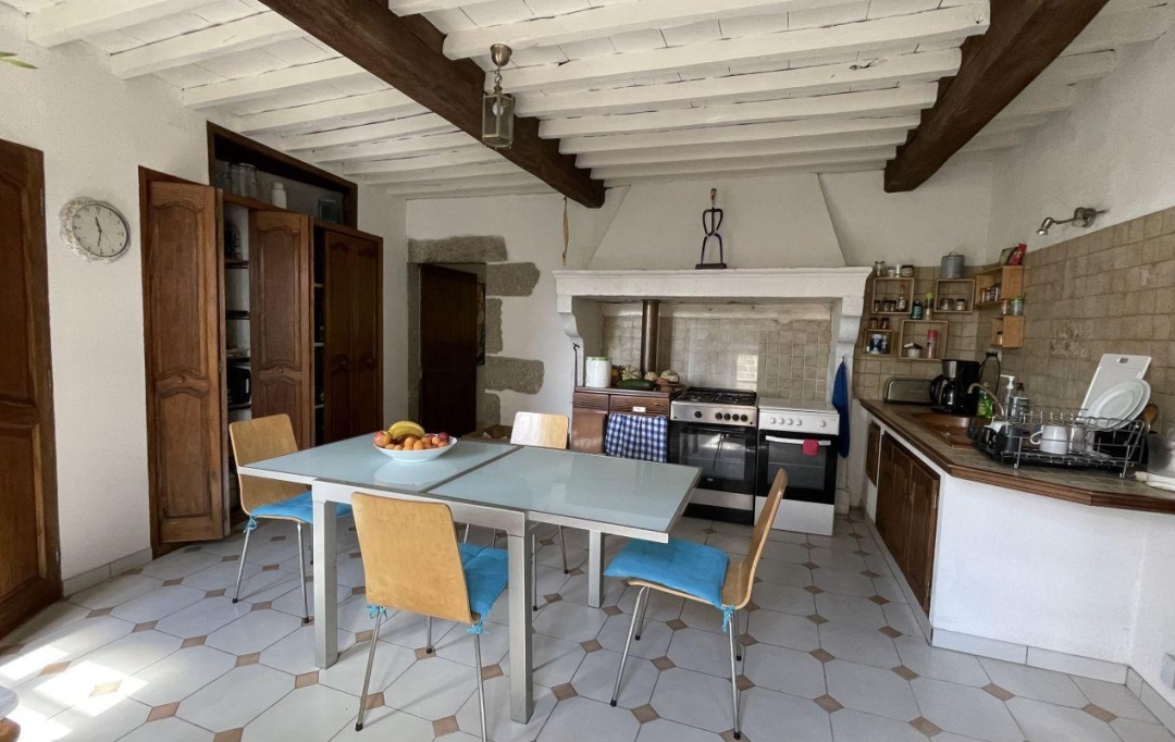 Agence Concept Perfect Immo : Maison / Villa | CELLES-SUR-DUROLLE (63250) | 310 m2 | 169 000 € 