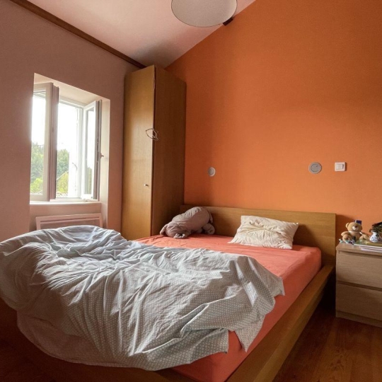  Agence Concept Perfect Immo : House | CELLES-SUR-DUROLLE (63250) | 122 m2 | 760 € 