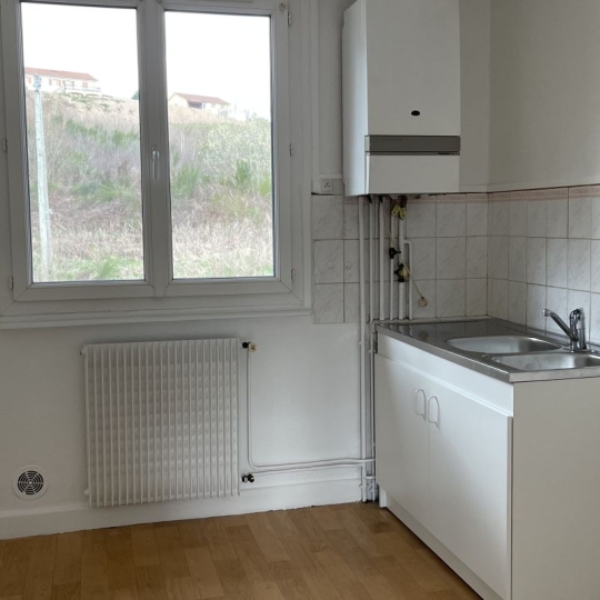  Agence Concept Perfect Immo : Appartement | CHABRELOCHE (63250) | 61 m2 | 355 € 