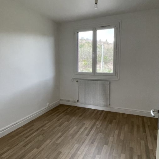  Agence Concept Perfect Immo : Appartement | CHABRELOCHE (63250) | 61 m2 | 355 € 