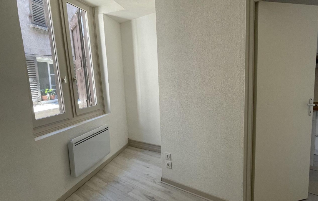 Agence Concept Perfect Immo : Apartment | THIERS (63300) | 34 m2 | 325 € 
