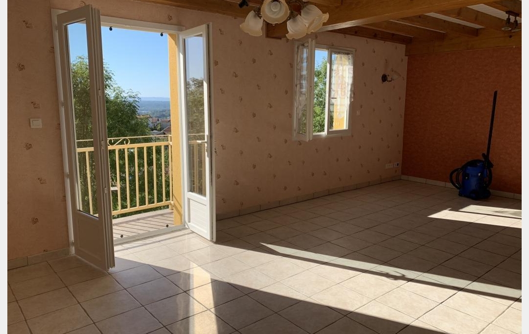 Agence Concept Perfect Immo : House | THIERS (63300) | 99 m2 | 875 € 
