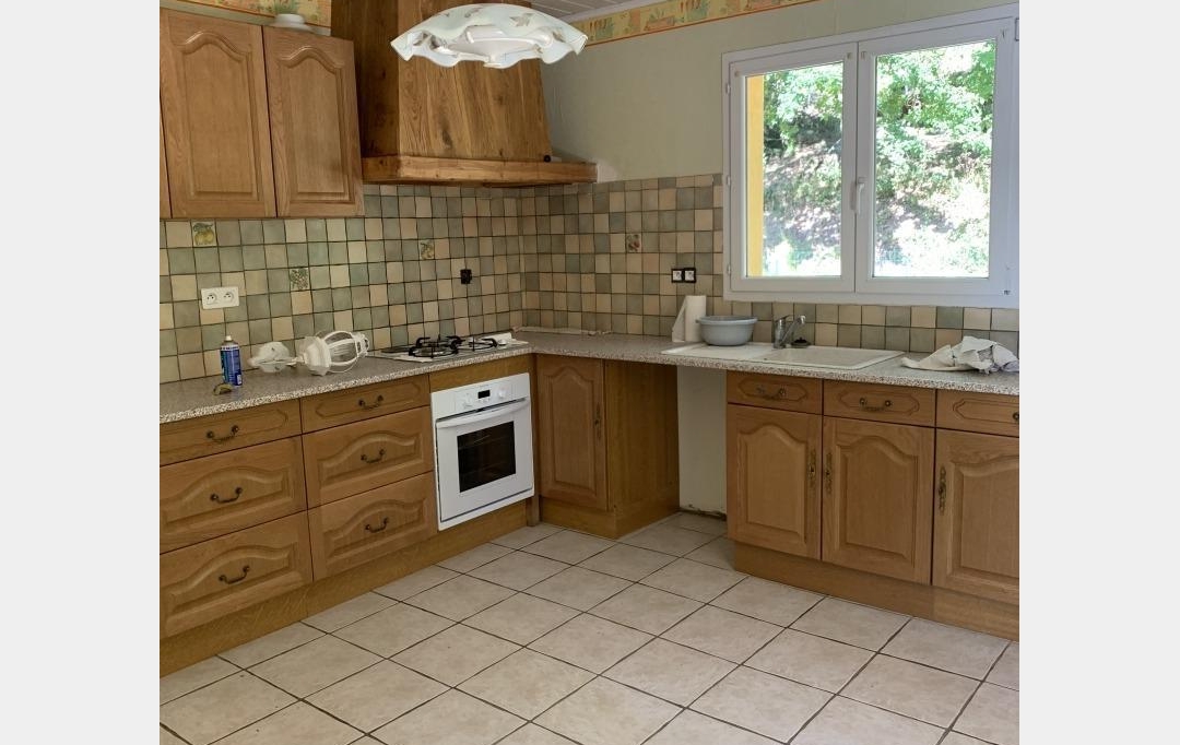 Agence Concept Perfect Immo : House | THIERS (63300) | 99 m2 | 875 € 
