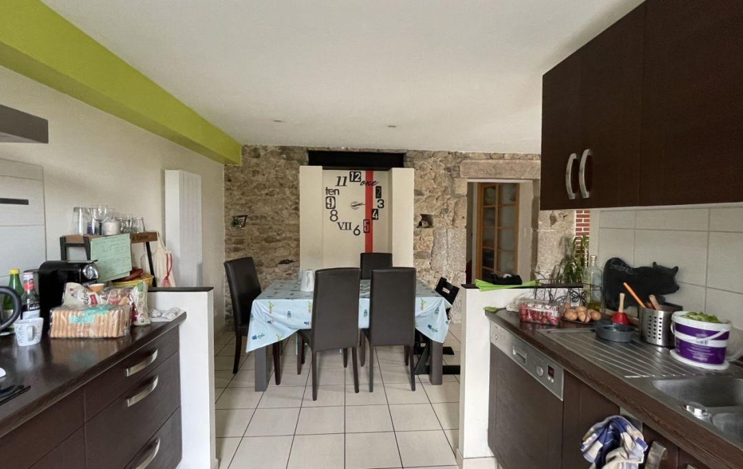 Agence Concept Perfect Immo : House | CELLES-SUR-DUROLLE (63250) | 122 m2 | 760 € 