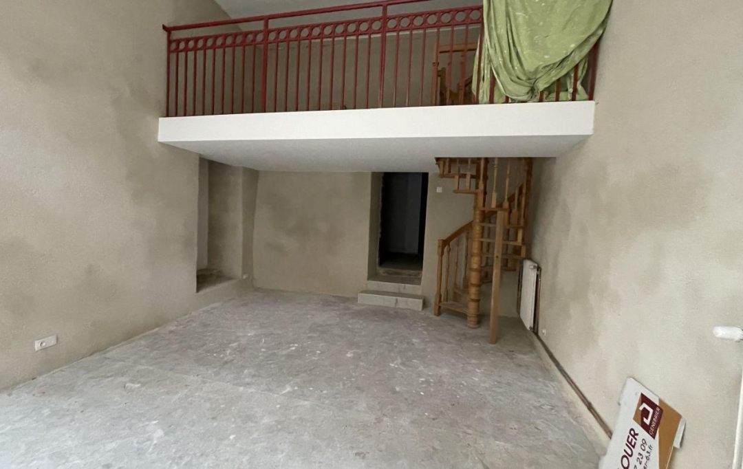 Agence Concept Perfect Immo : Office | THIERS (63300) | 42 m2 | 378 € 
