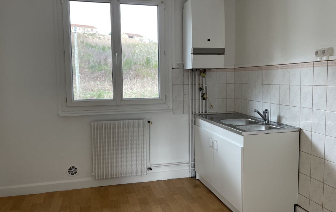 Agence Concept Perfect Immo : Appartement | CHABRELOCHE (63250) | 61 m2 | 355 € 