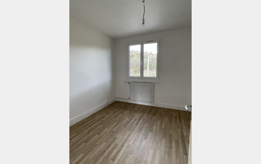 Agence Concept Perfect Immo : Appartement | CHABRELOCHE (63250) | 61 m2 | 355 € 