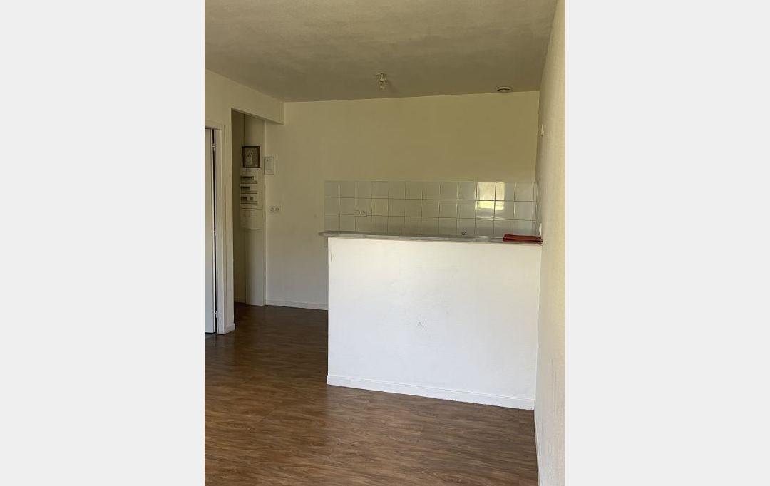Agence Concept Perfect Immo : Appartement | MARINGUES (63350) | 33 m2 | 350 € 
