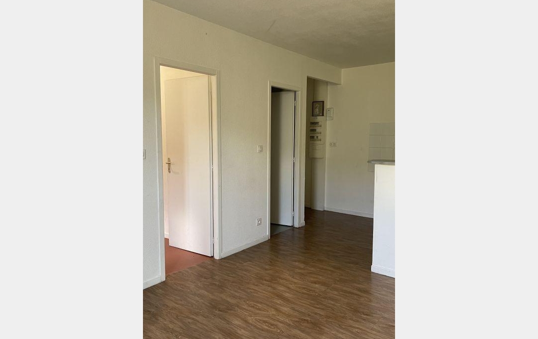 Agence Concept Perfect Immo : Appartement | MARINGUES (63350) | 33 m2 | 350 € 