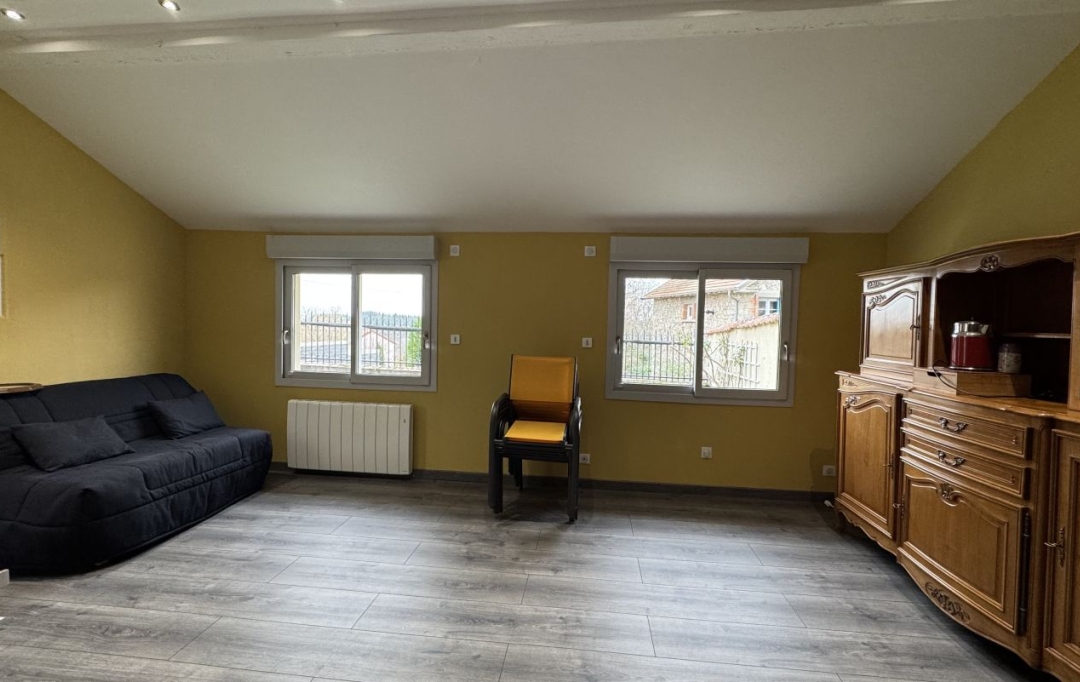 Agence Concept Perfect Immo : House | SAINT-REMY-SUR-DUROLLE (63550) | 28 m2 | 310 &euro; 