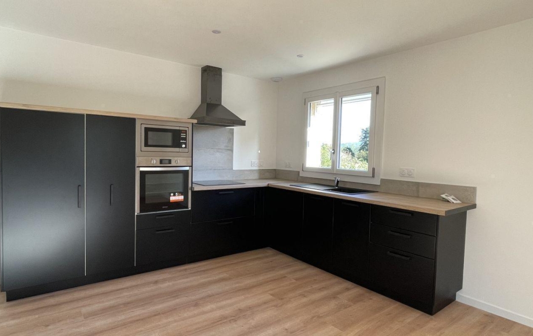 Agence Concept Perfect Immo : Maison / Villa | ORLEAT (63190) | 90 m2 | 235 000 € 