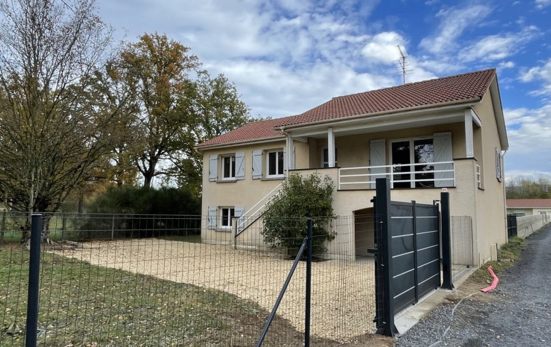 Agence Concept Perfect Immo : Maison / Villa | ORLEAT (63190) | 90 m2 | 235 000 € 