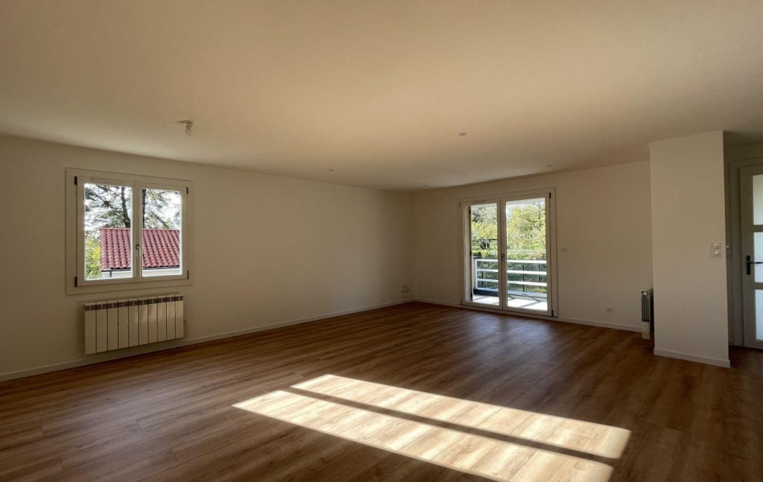 Agence Concept Perfect Immo : Maison / Villa | ORLEAT (63190) | 90 m2 | 235 000 € 