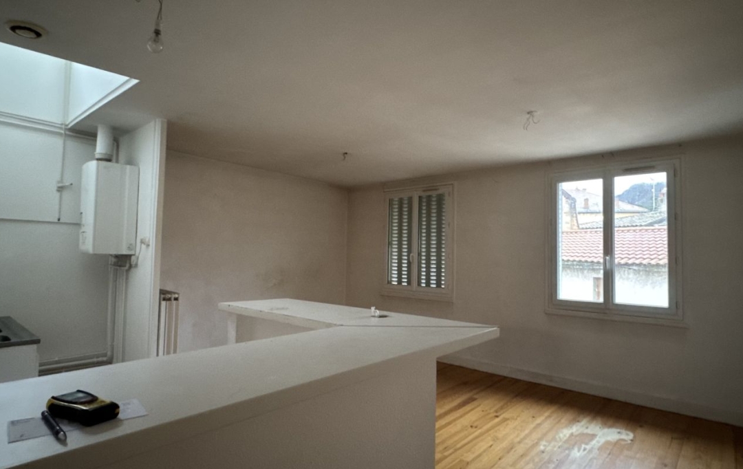 Agence Concept Perfect Immo : Building | THIERS (63300) | 480 m2 | 45 000 &euro; 