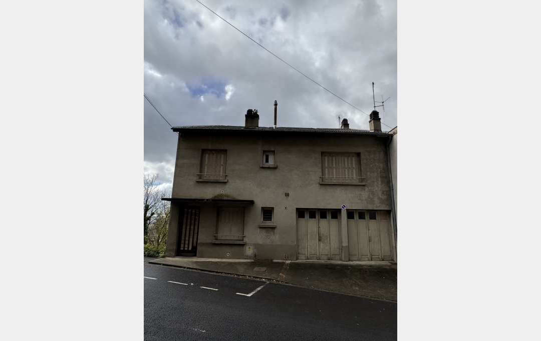 Agence Concept Perfect Immo : Building | THIERS (63300) | 200 m2 | 90 000 &euro; 