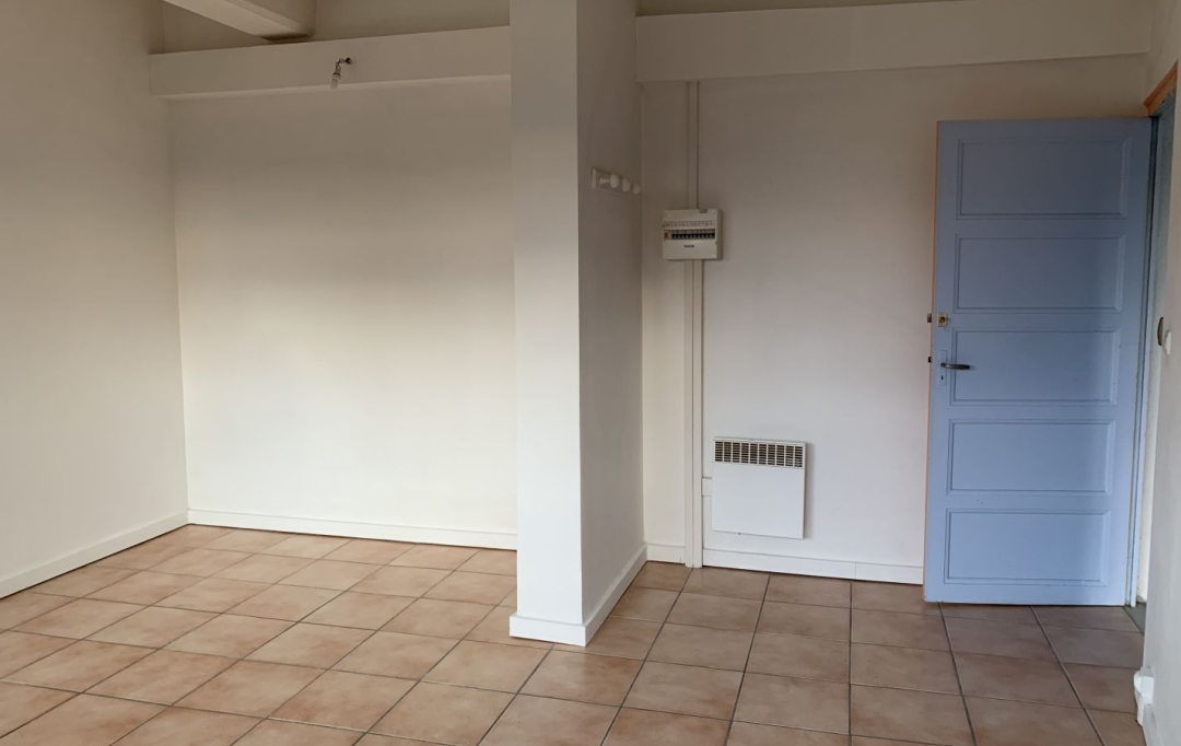 Agence Concept Perfect Immo : Building | THIERS (63300) | 200 m2 | 90 000 &euro; 