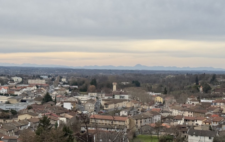 Appartement P3 THIERS 79 m2 540 € Appartement P3 THIERS 79 m2 540 €