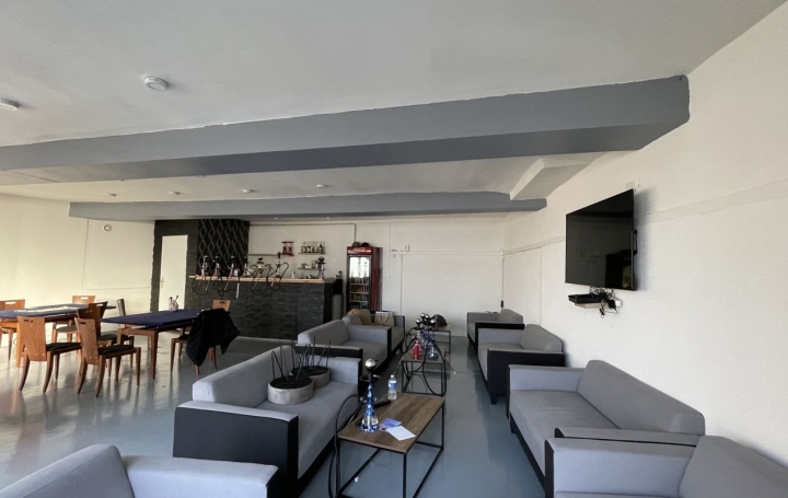 Local commercial THIERS 73 m2 490 € Local commercial THIERS 73 m2 490 €