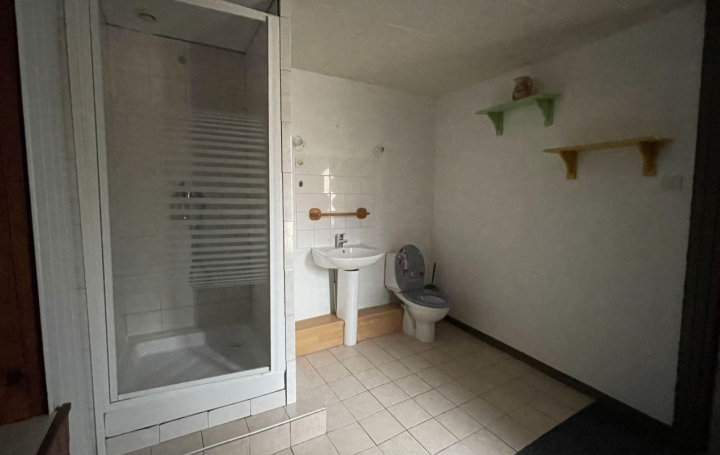 Maison de ville THIERS 207 m2 145 000 € Maison de ville THIERS 207 m2 145 000 €